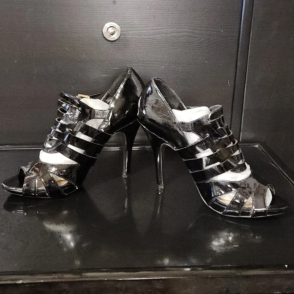 Steve Madden Black Patent Heels